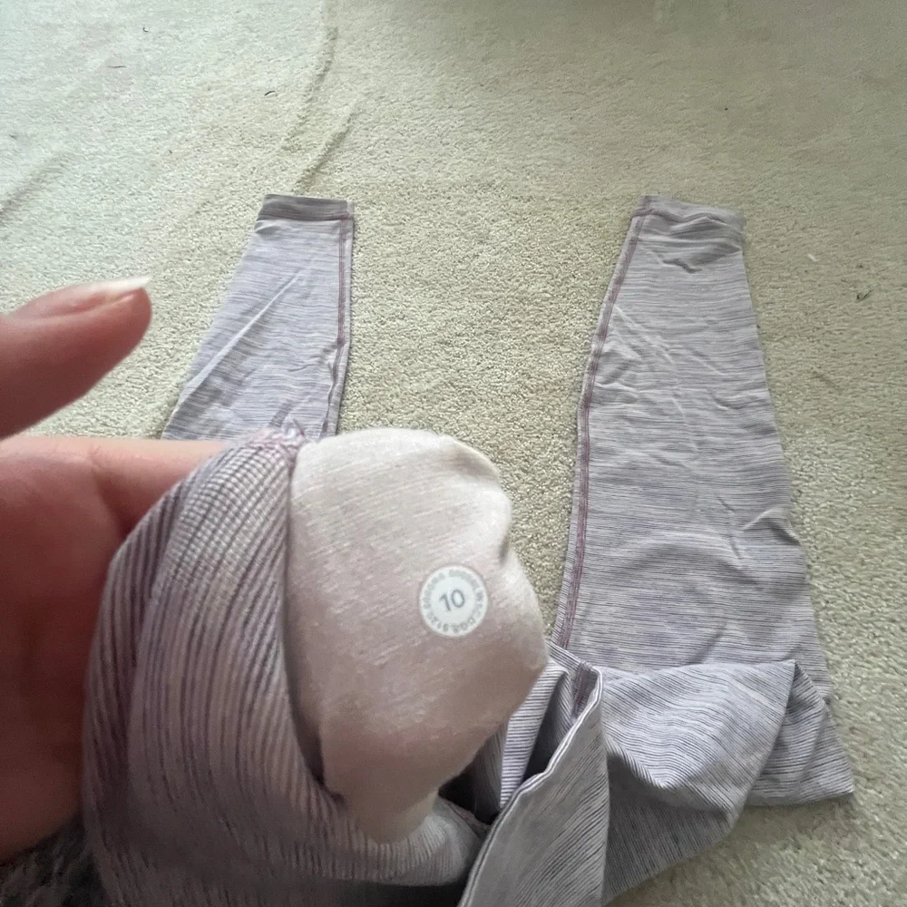 Lululemon leggings - Picture 3 of 4